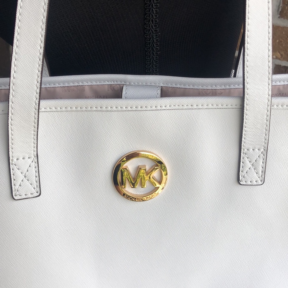 New MICHAEL Michael Kors White Leather Jet Set Travel Tote - Picture 13 of 13